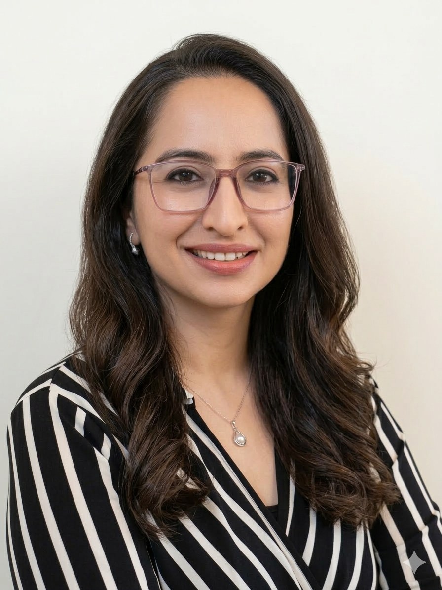 Dr. Komal Manshani